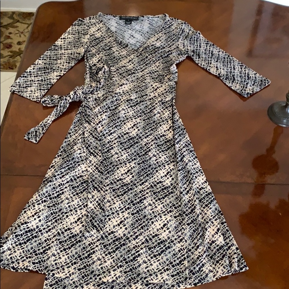 Jones New York wrap dress Size 6